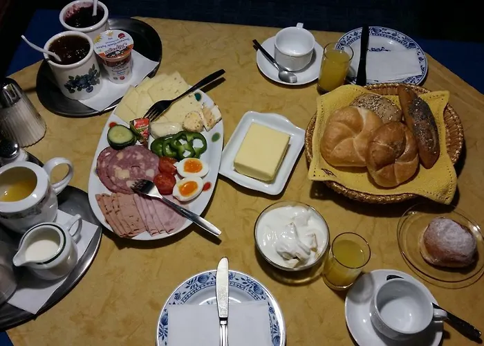 Konukevi Hotel/pension Rosengarten